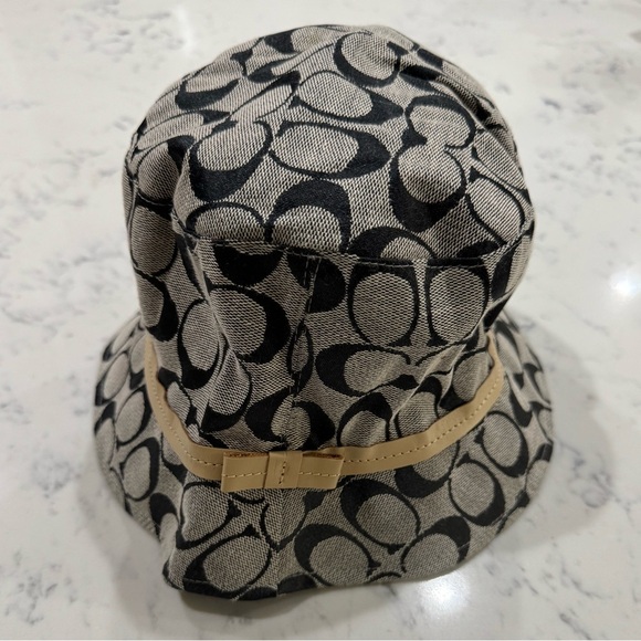 COACH Signature C Vintage Bucket Hat NWT main image 6